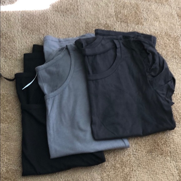 These are a triple bundle shirt blouse women’s - Picture 2 of 7